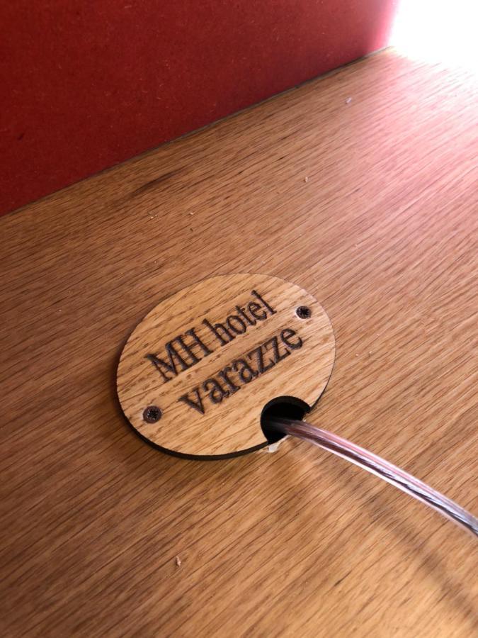 Mh Hotel Вараце Екстериор снимка