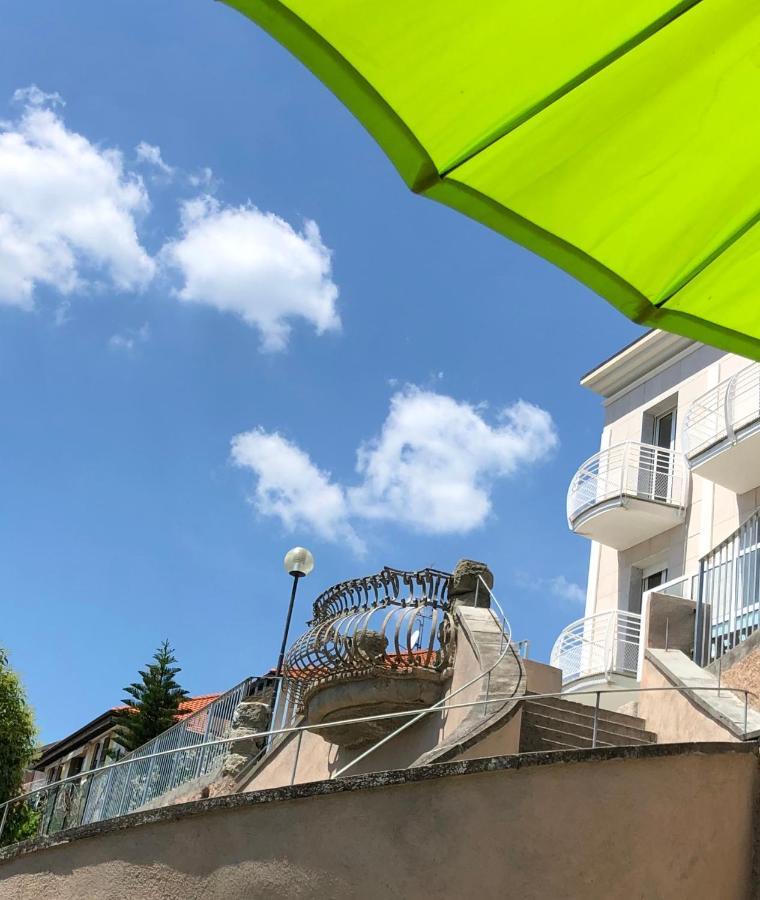 Mh Hotel Вараце Екстериор снимка