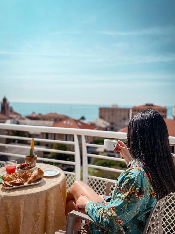 Mh Hotel Вараце Екстериор снимка