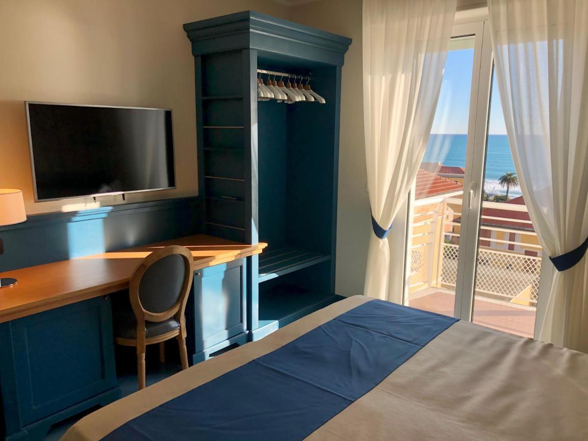 Mh Hotel Вараце Екстериор снимка