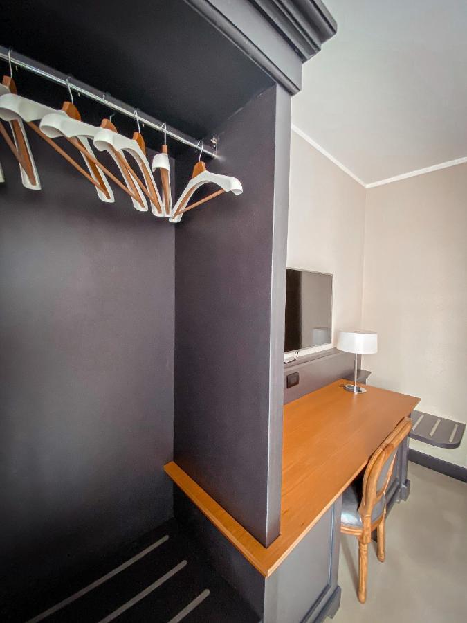 Mh Hotel Вараце Екстериор снимка