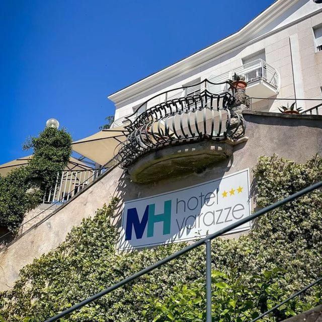 Mh Hotel Вараце Екстериор снимка