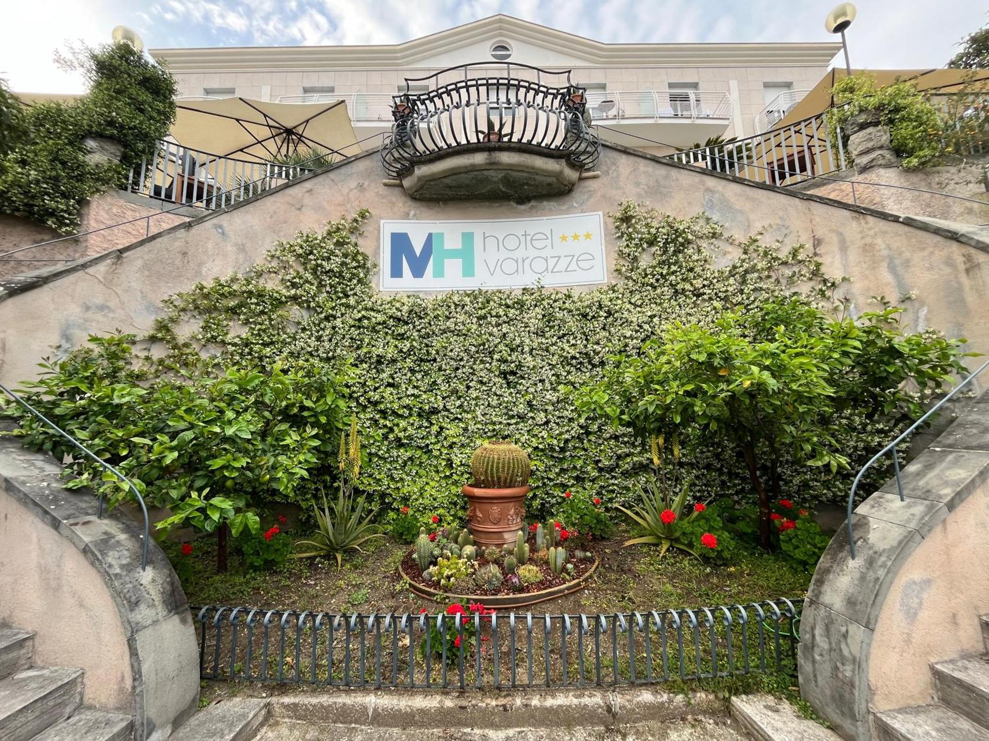 Mh Hotel Вараце Екстериор снимка